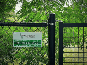 Zwarte-draadafsluiting-en-poort-werfplaat-MDL